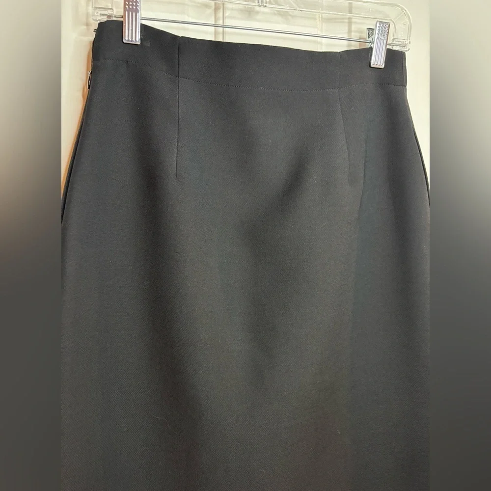 EUC Dior Classic Black A-Line Skirt with front vents size wool & silk 8 - Picture 6 of 9